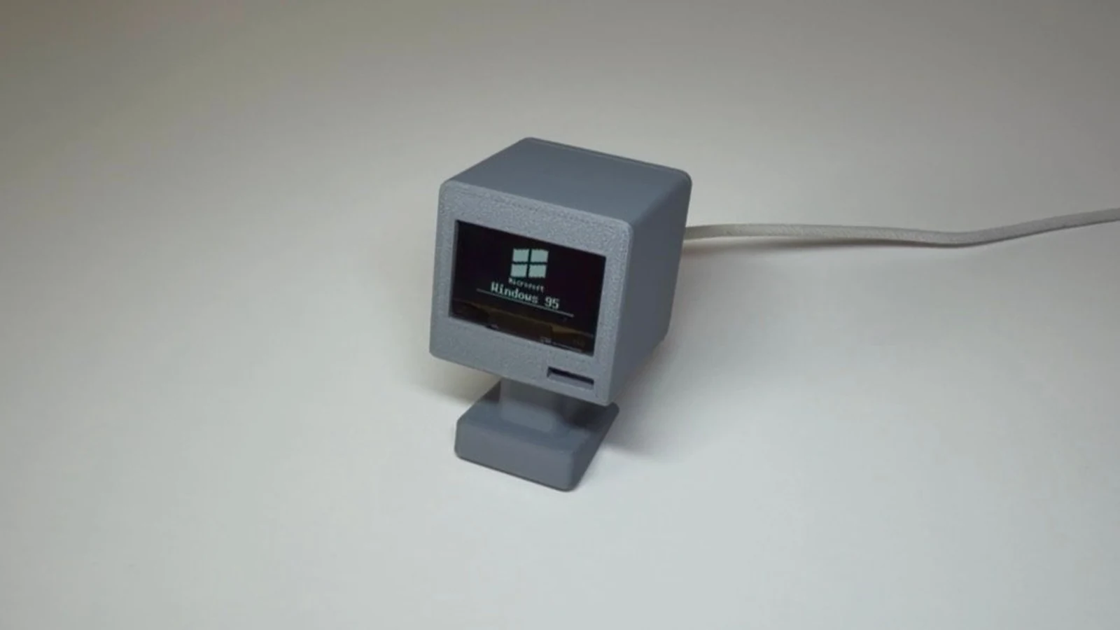 Photo of Tiny Retro Windows PC